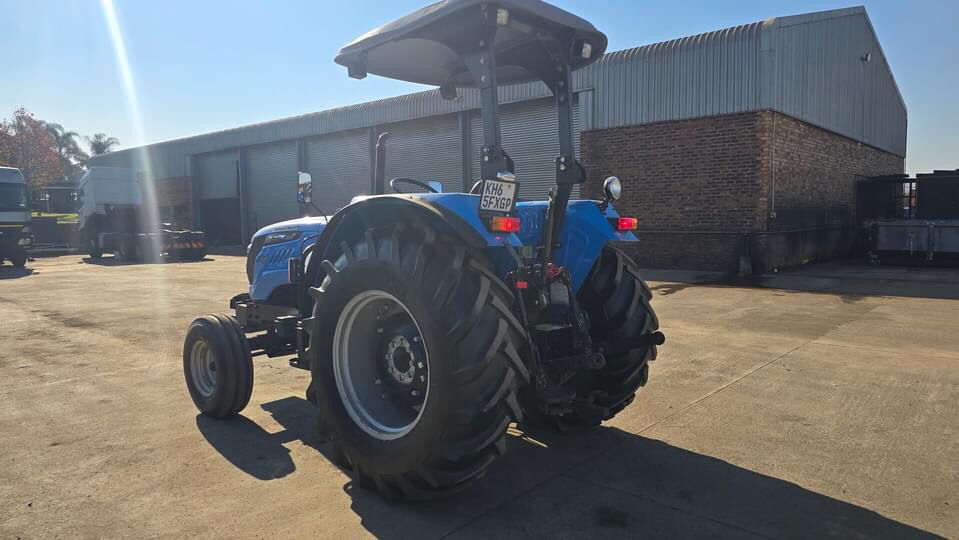 90 Tractor 900 Hours 2WD