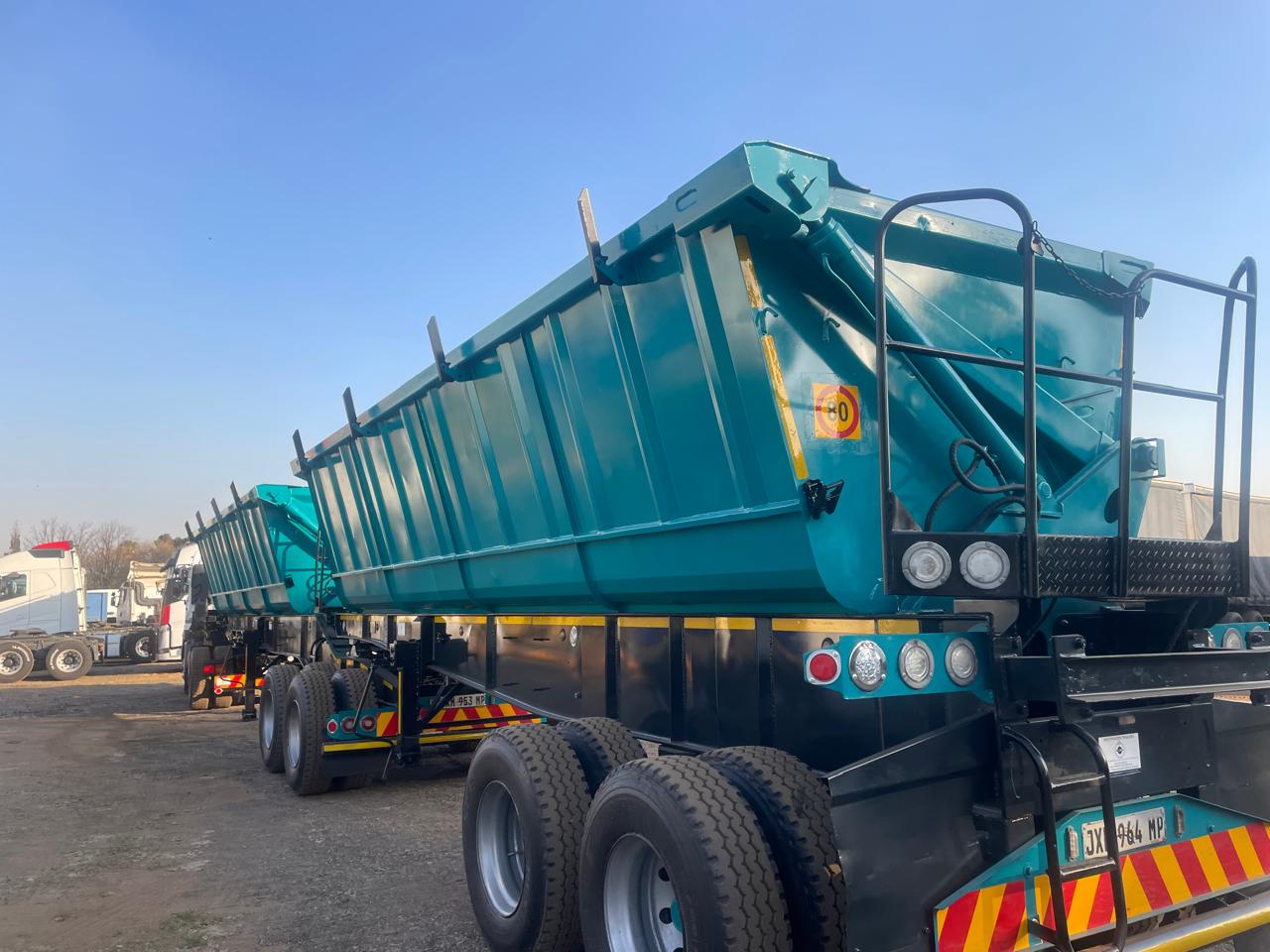 2019 CIMC 40 cube side Tipper Trailer