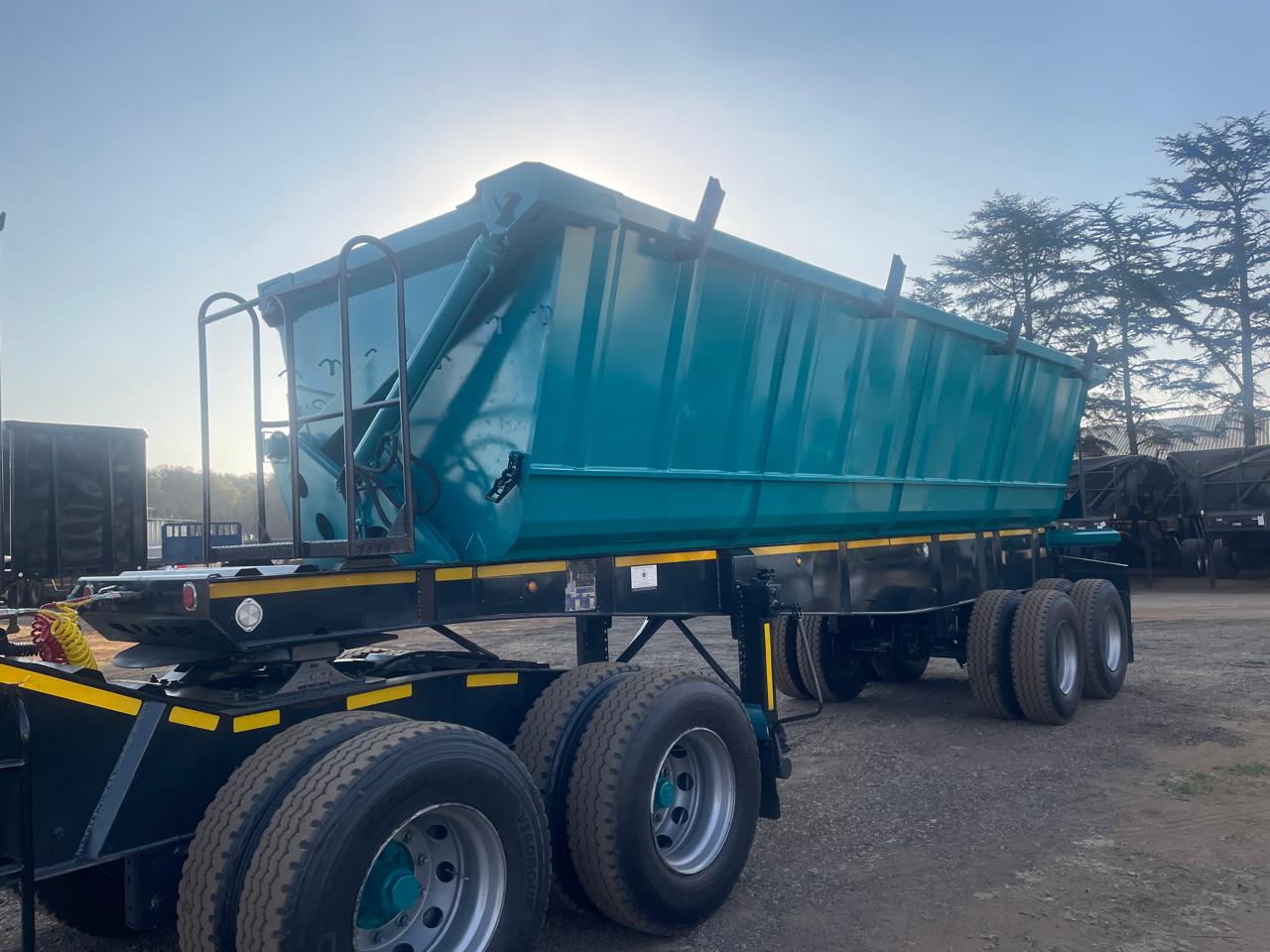 2019 CIMC 40 cube side Tipper Trailer