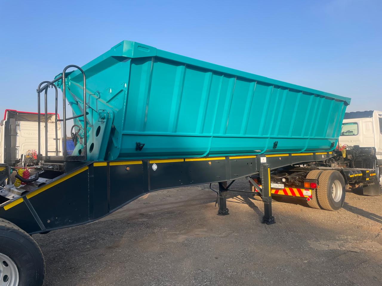 2019 CIMC 40 cube side Tipper Trailer