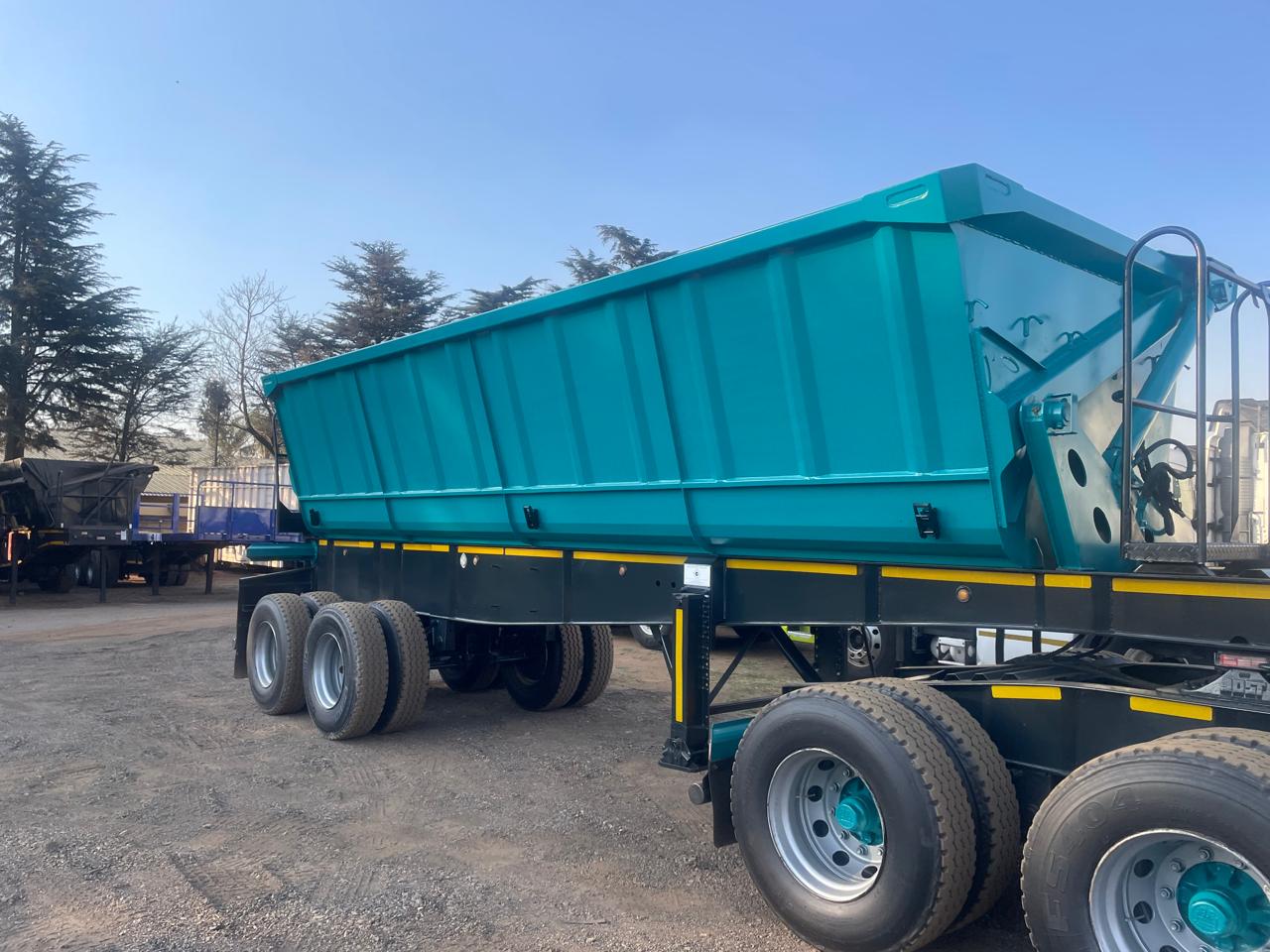 2019 CIMC 40 cube side Tipper Trailer