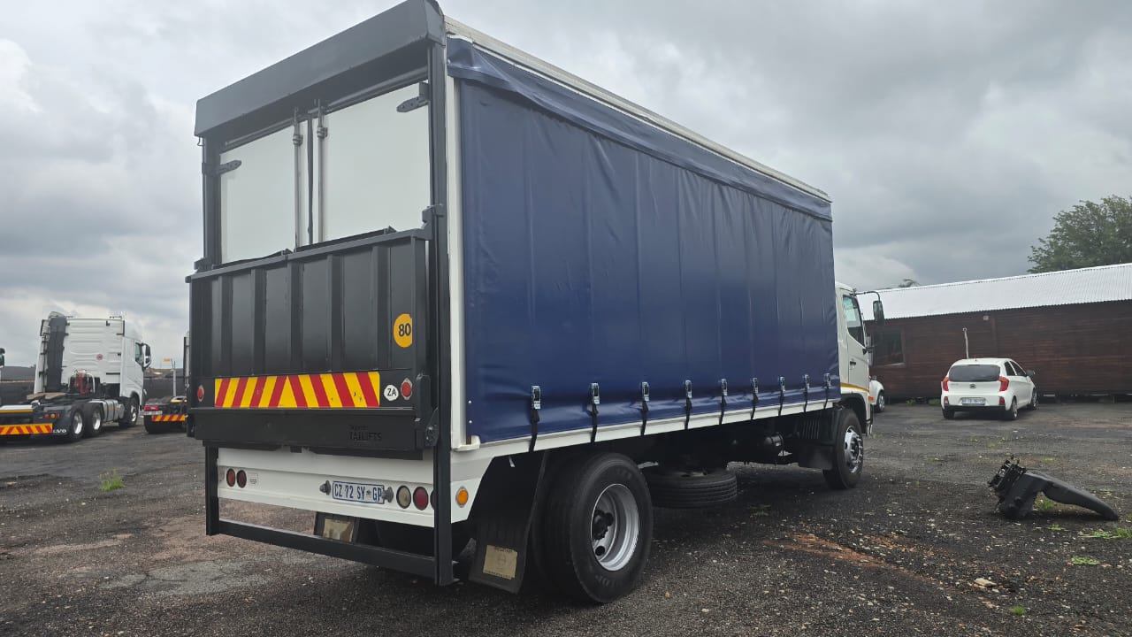 Hino 500 1626 Curtain side