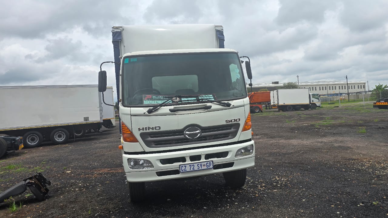 Hino 500 1626 Curtain side