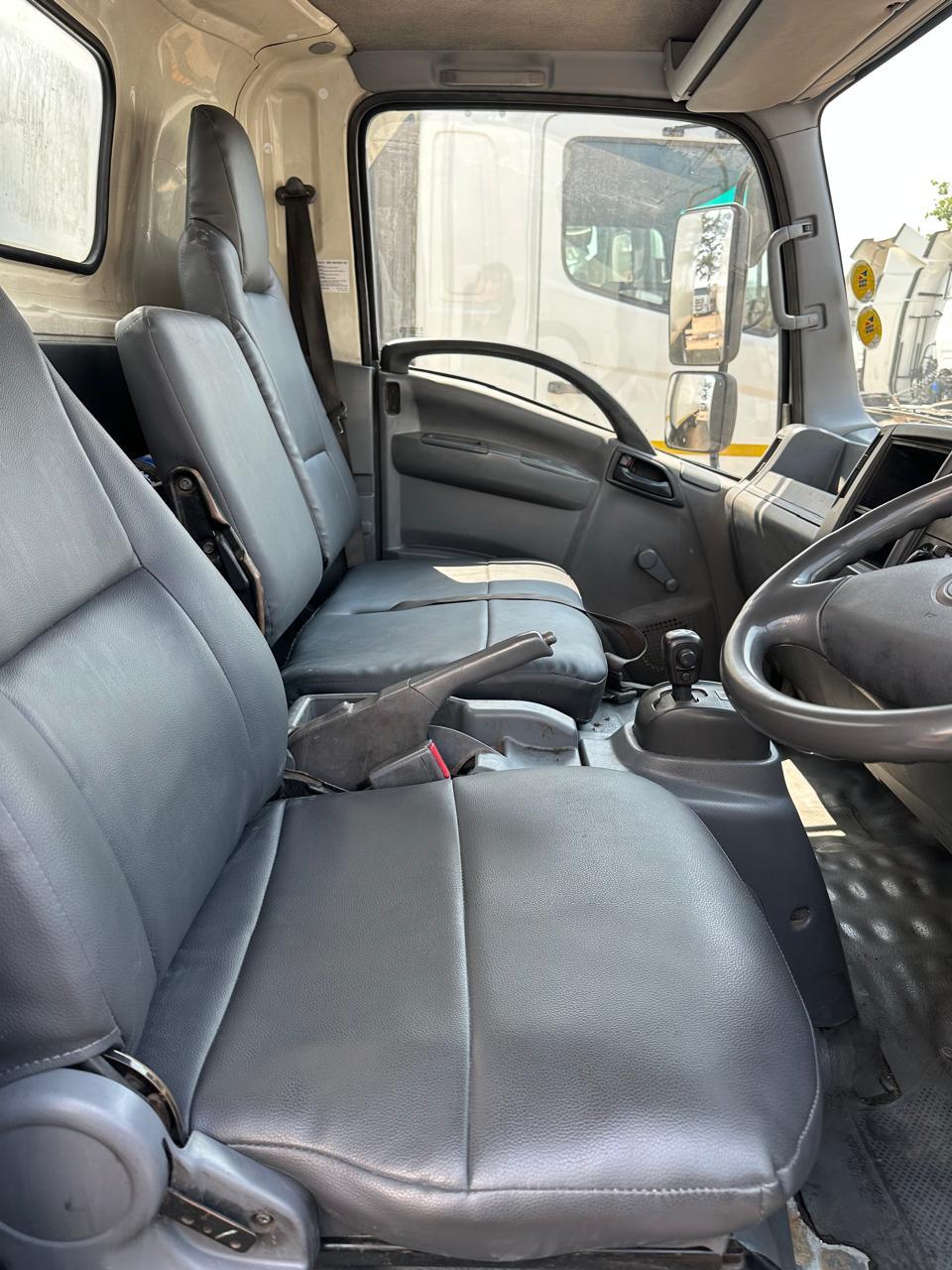 2015 Isuzu 4 ton box body