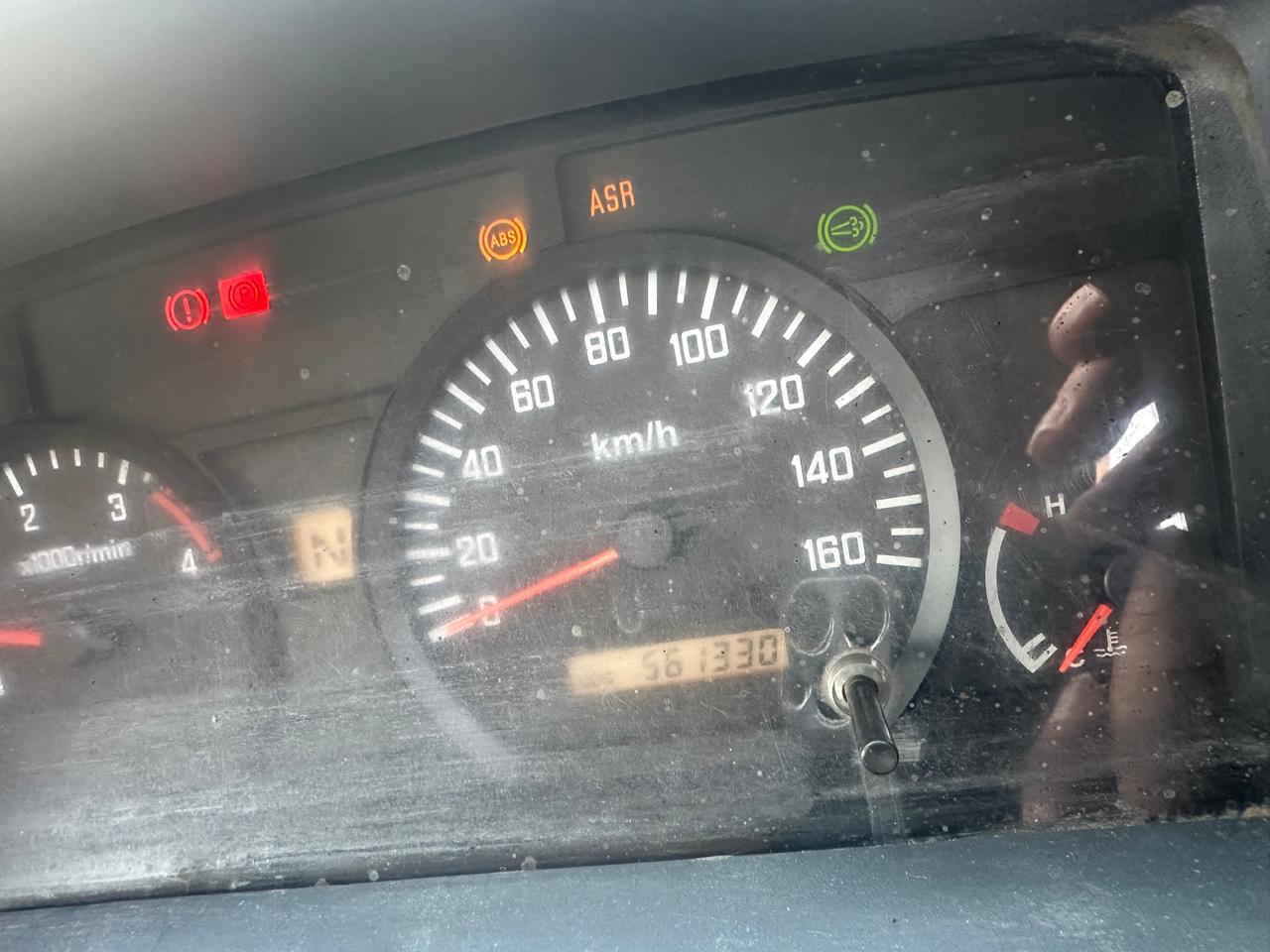 2015 Isuzu 4 ton box body