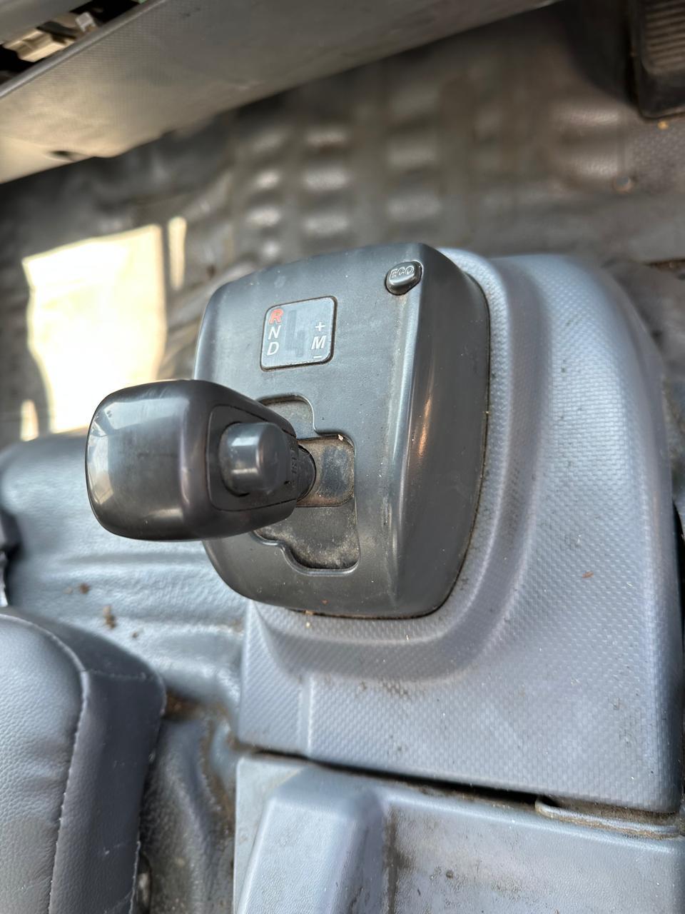 2015 Isuzu 4 ton box body