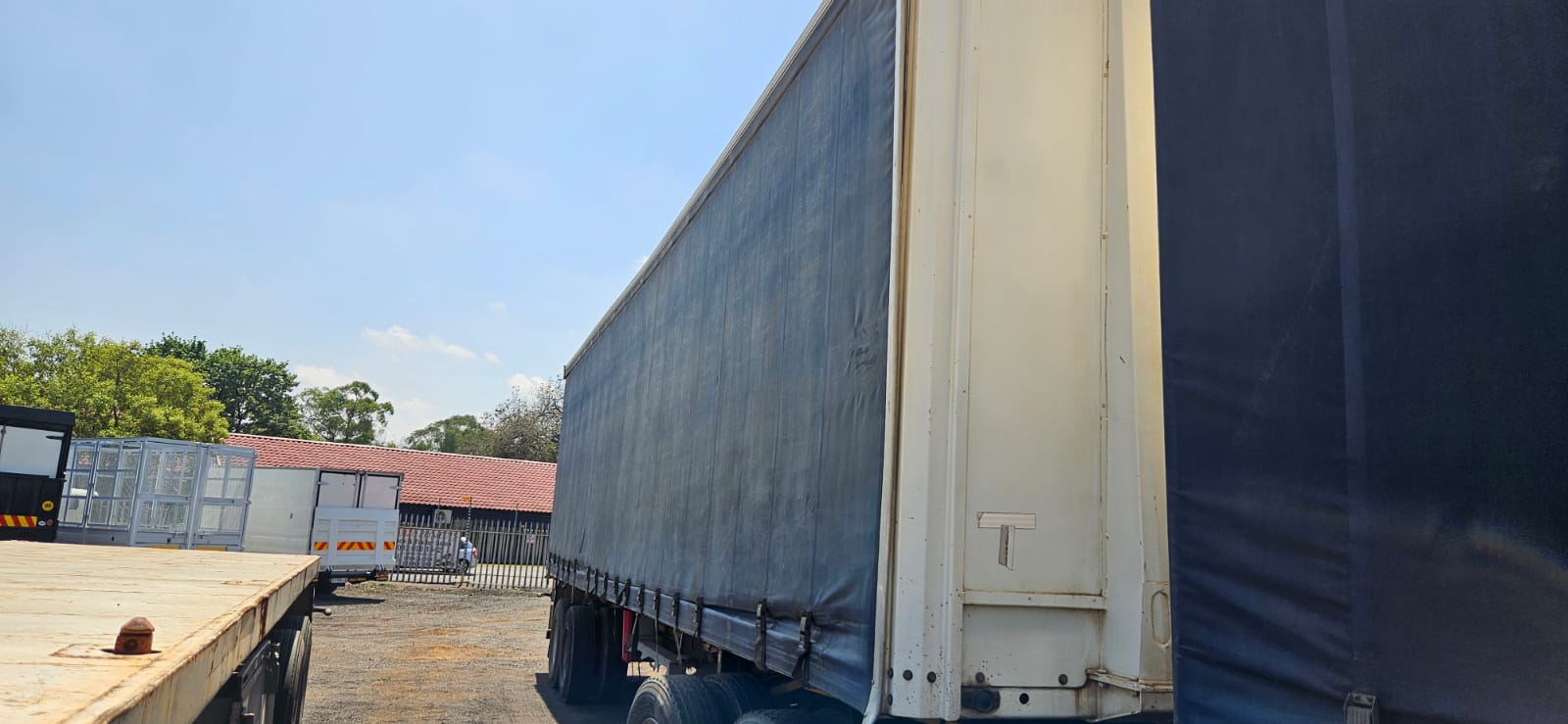 2017 Afrit tautliner superlink trailer