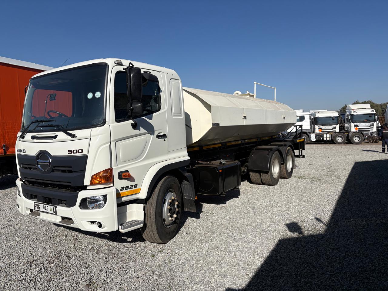 Hino 500 2829