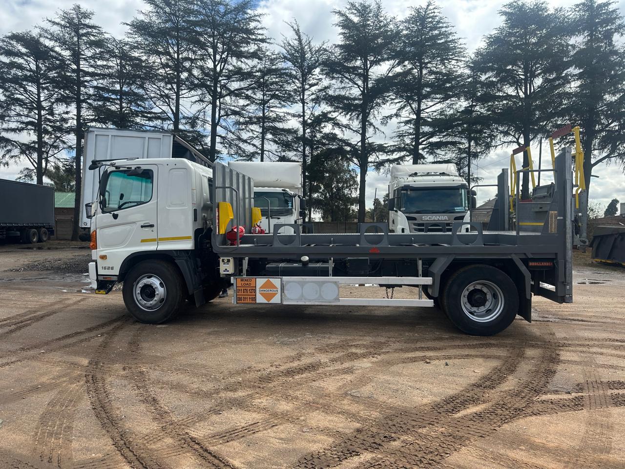 2017 Hino 1626