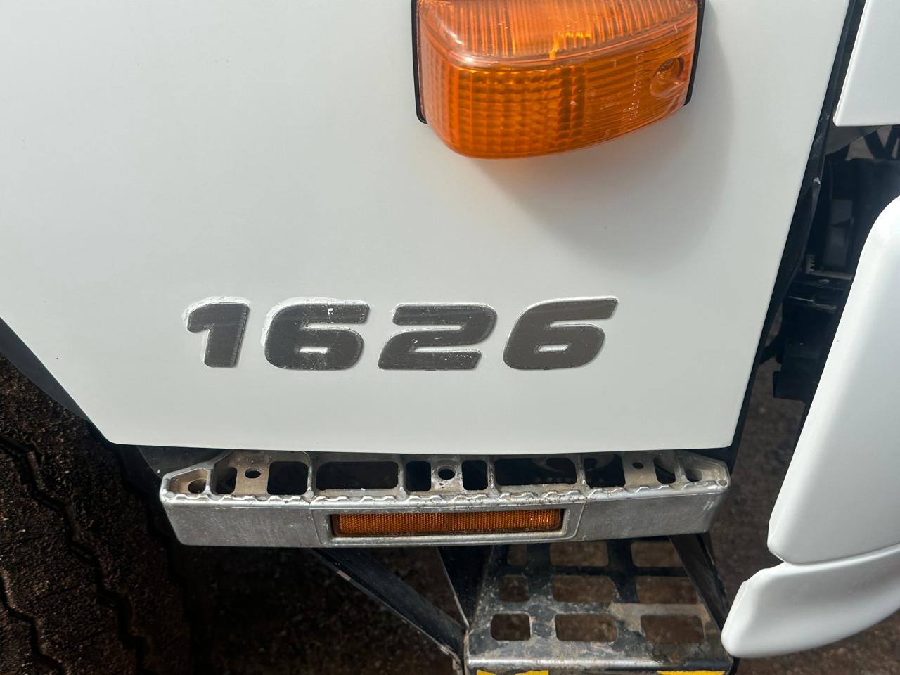 Hino 1626