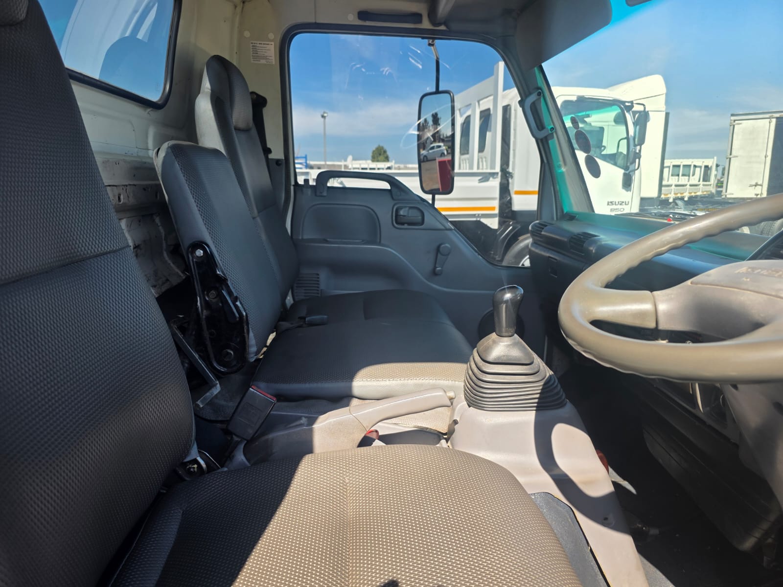 Isuzu NPR 400