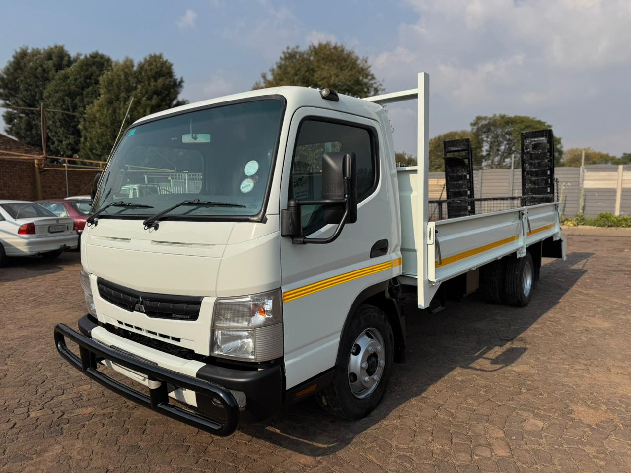 2015 Fuso 8 150