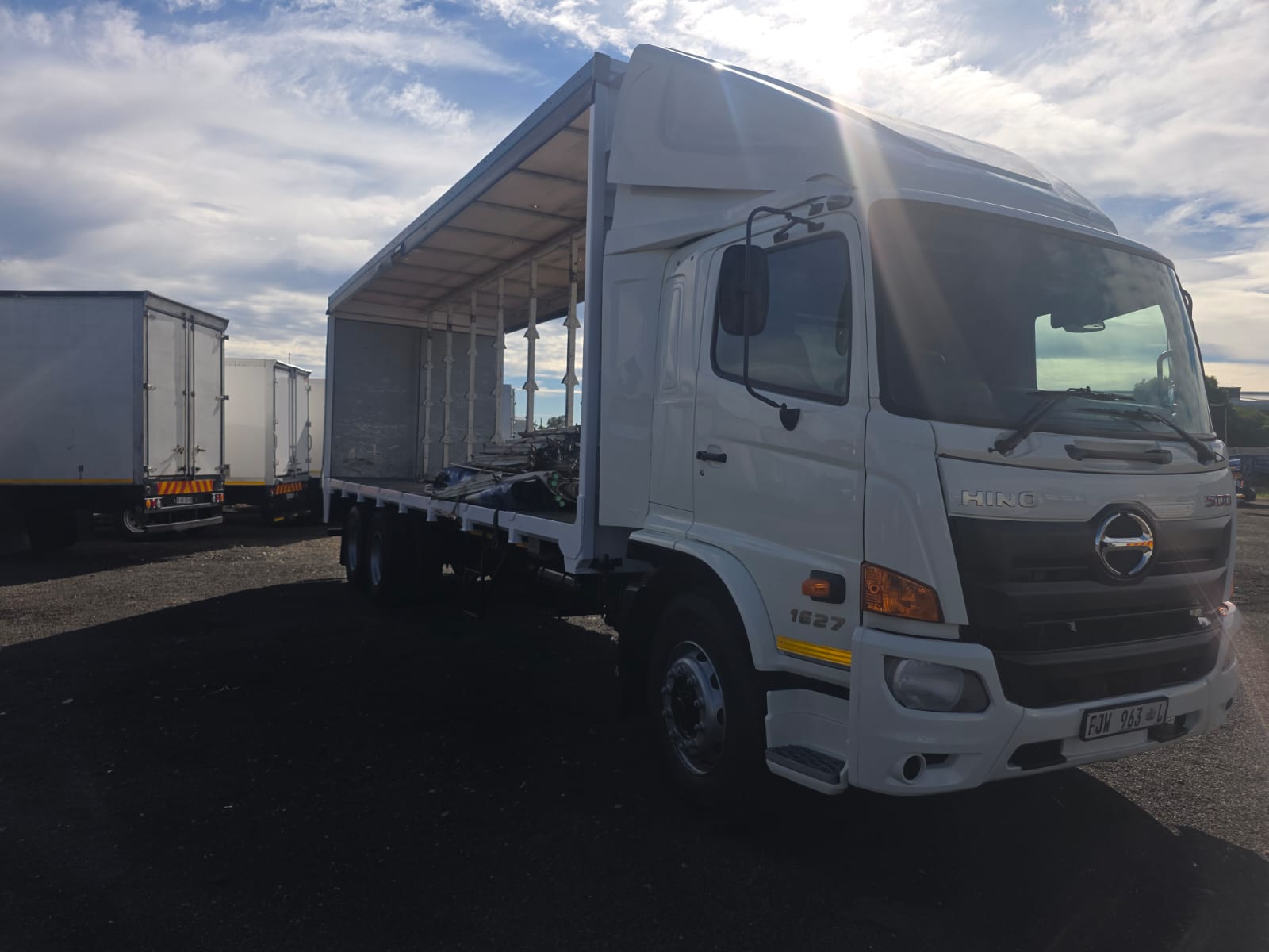 2020 Hino 500 1627